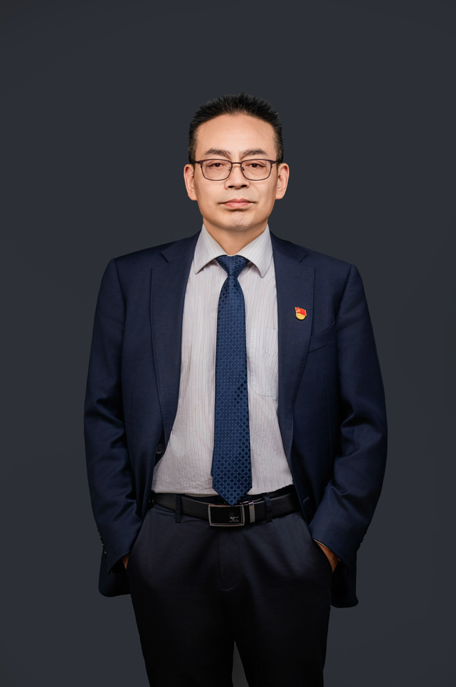 趙 云 德（黨委副書記、副董事長、總經(jīng)理）